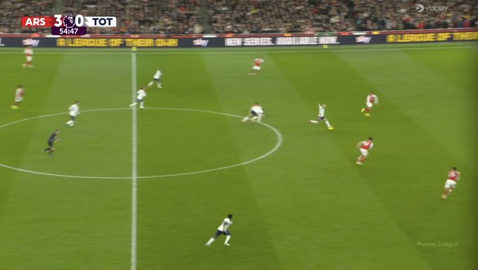 Spektakularny gol w derbach Londynu. Niewiarygodne, co on wymyślił [WIDEO]