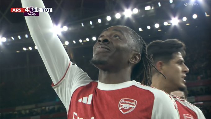 Mistrzowski triumf Arsenalu! Hat-trick gwiazdy w derbach