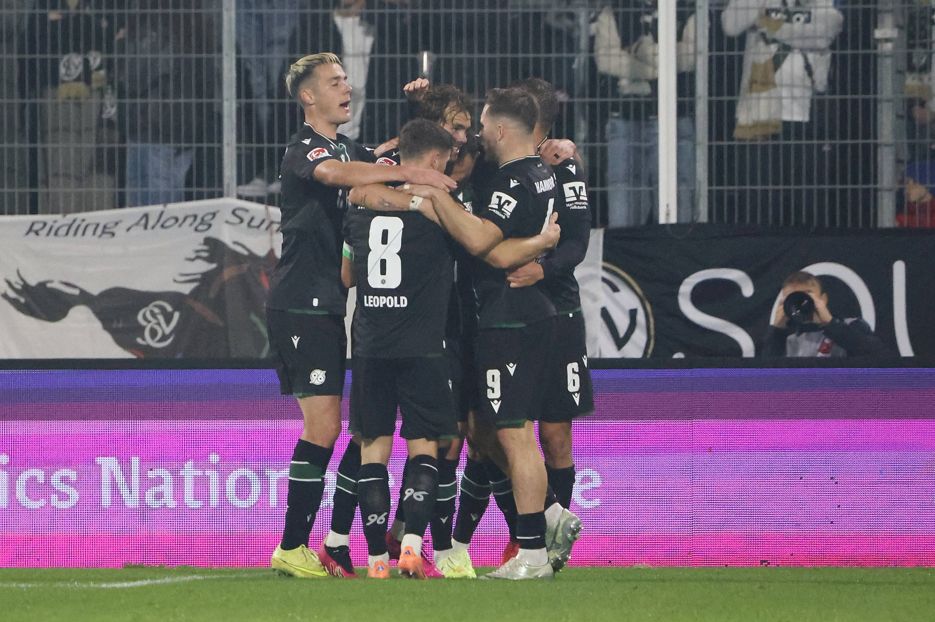 Latem wyjechał z Polski i wymiata w znanym klubie! Zniszczył lidera, strzela co 99 minut