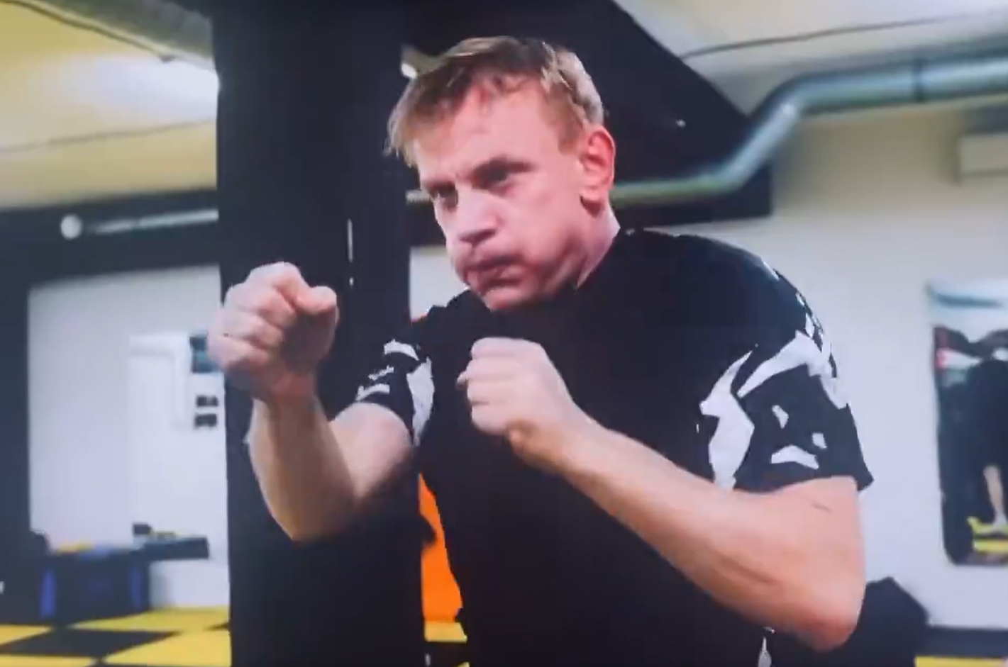 Ujawnił, o co "Walduś Kiepski" prosił go przed walką na Fame MMA. "Naprawdę to powiedział"