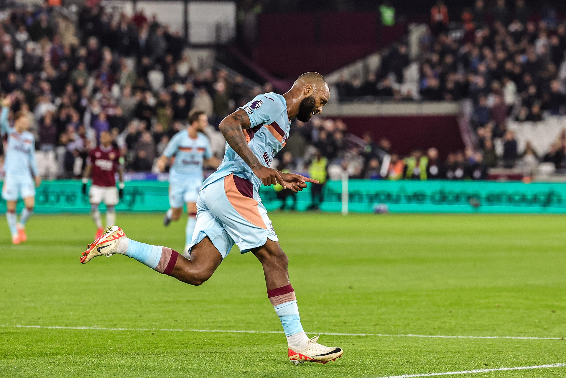 Fabryka napastników tworzy kolejnego kozaka! Tak krajowy średniak zarabia setki milionów