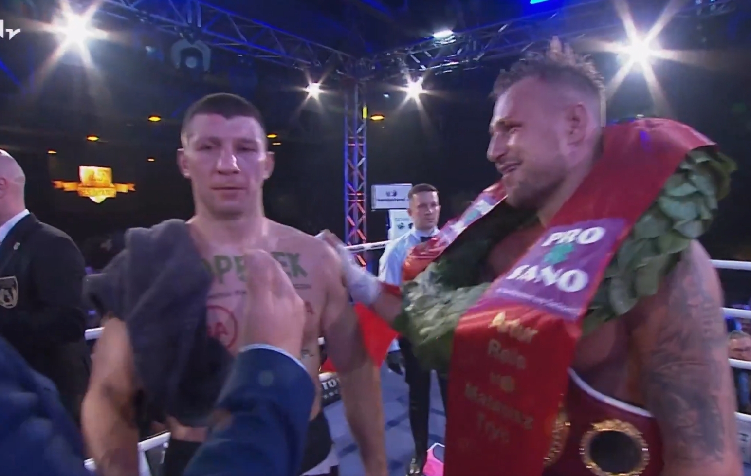 Polak przegrał przez sędziów? "Chcieli zabrać pas i to zrobili"