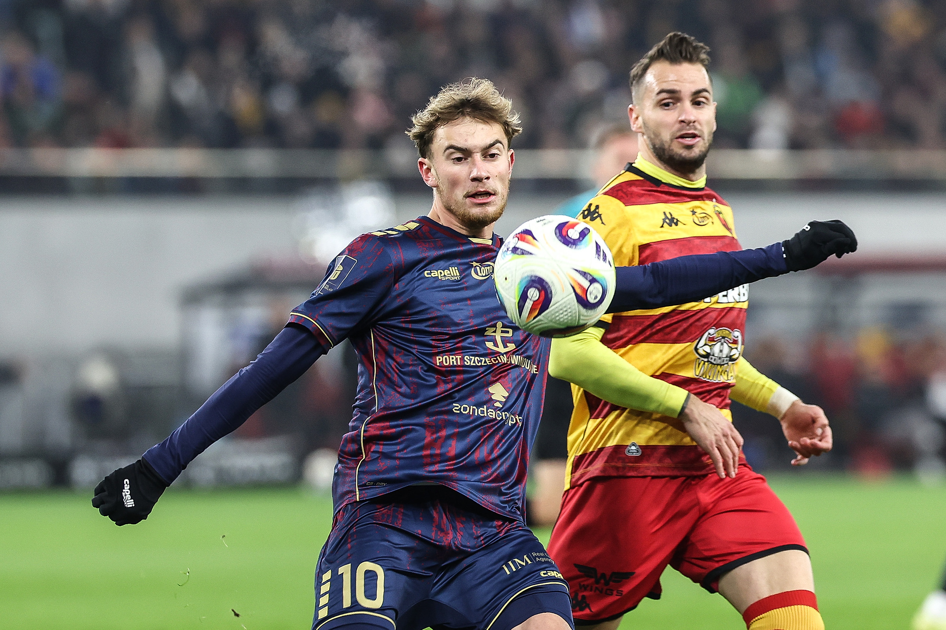 Słynne kluby obserwują piłkarza Pogoni. Skauci przyjechali do Szczecina