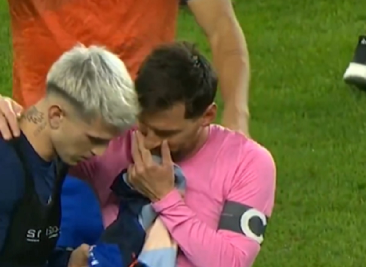 Messi rozchwytywany. Spuścił im manto, ustawiali się do niego w kolejce [WIDEO]