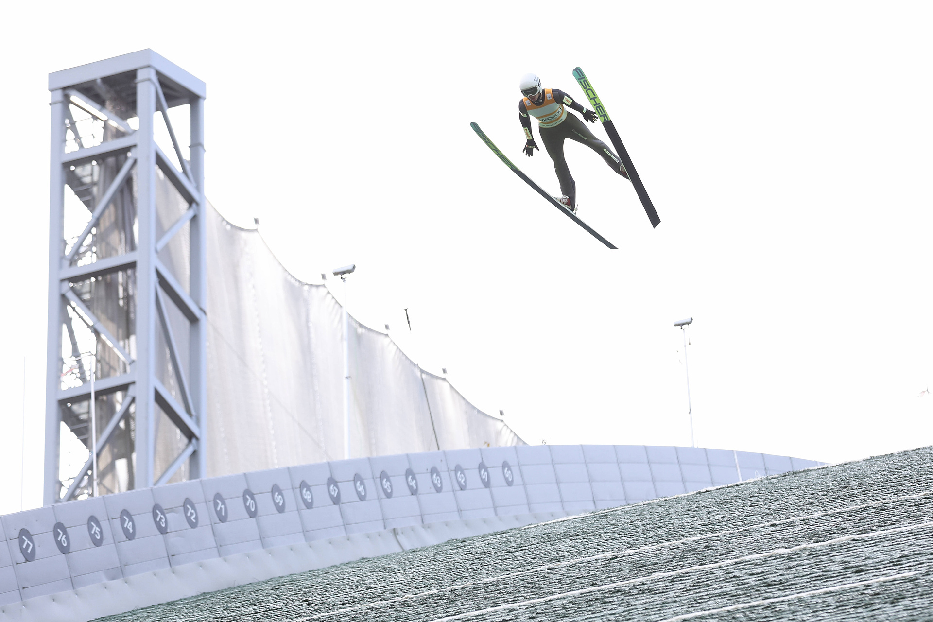 Udany skok Tomasiaka w Falun. Jest nowy lider Pucharu Świata [RELACJA]