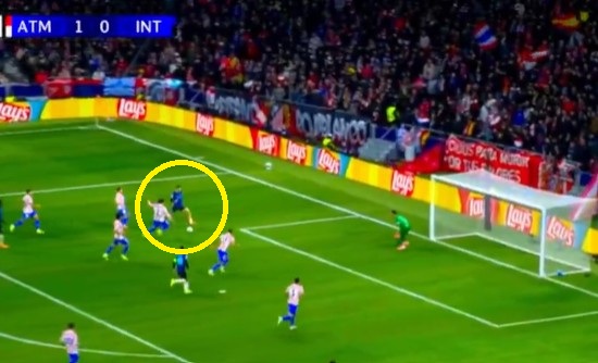 Bramka Zielińskiego! Świetna akcja w Lidze Mistrzów [WIDEO]