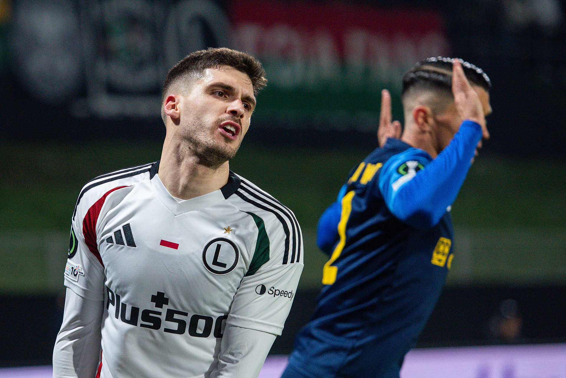 Filar Legii w ogniu krytyki. "Wydano dużo pieniędzy, sportowo daje niewiele"