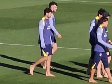 Wyszli na trening bez butów. Sceny w ekipie giganta [WIDEO]