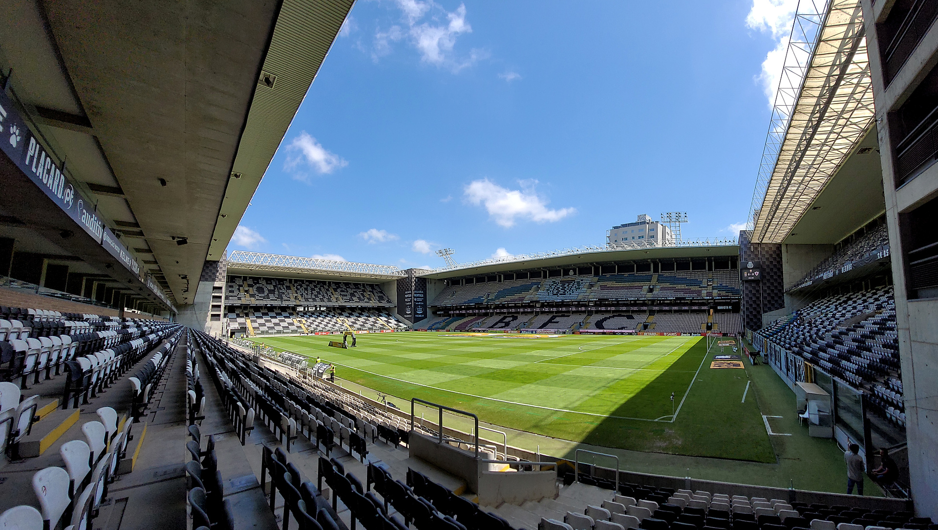 Historyczny klub przestaje istnieć. Kiedyś szokowali gigantów, dziś zjadły ich długi i korupcja