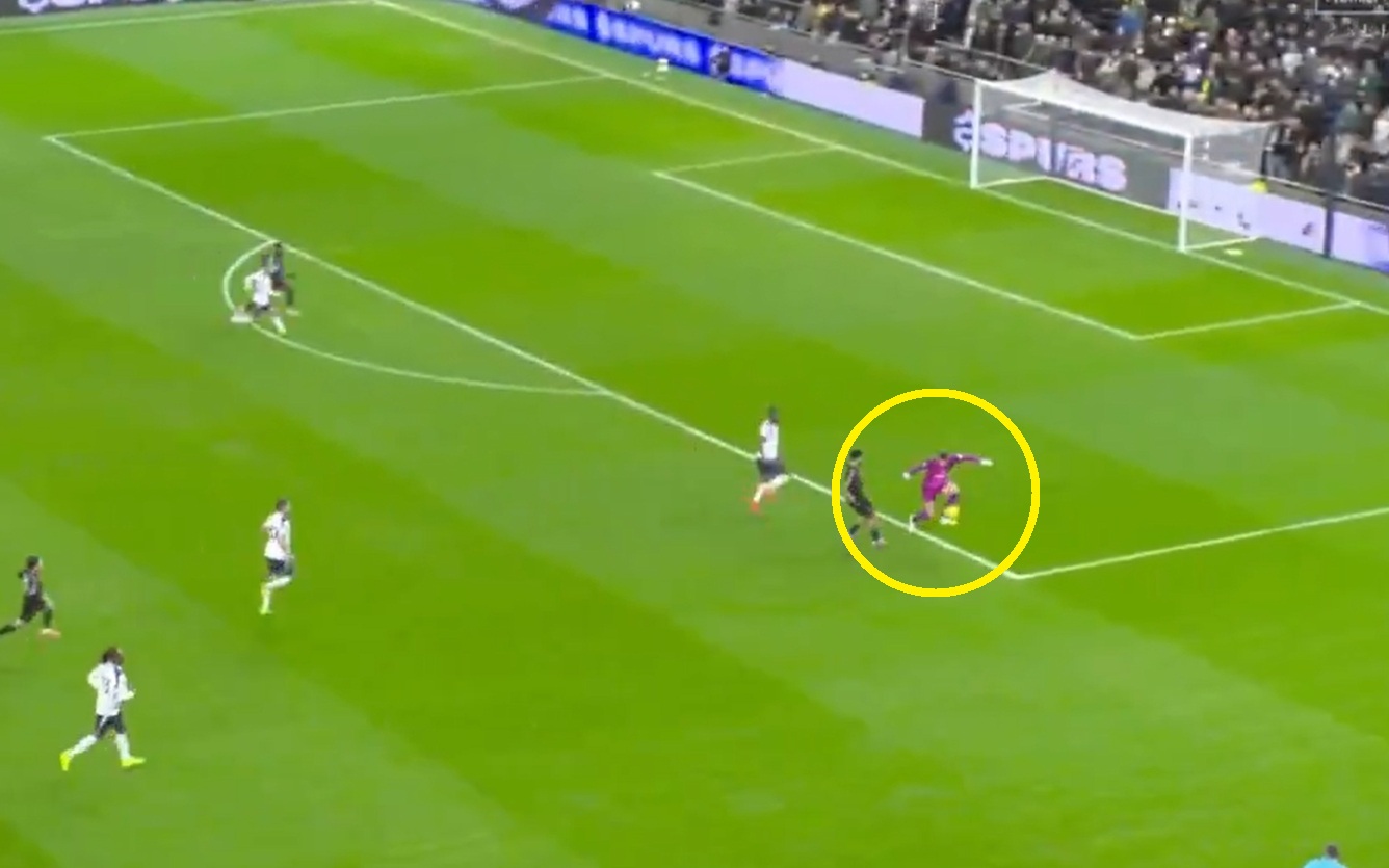 Wygwizdali piłkarza Premier League po fatalnym błędzie. Trener nie wytrzymał. "Nie jesteście kibicami"