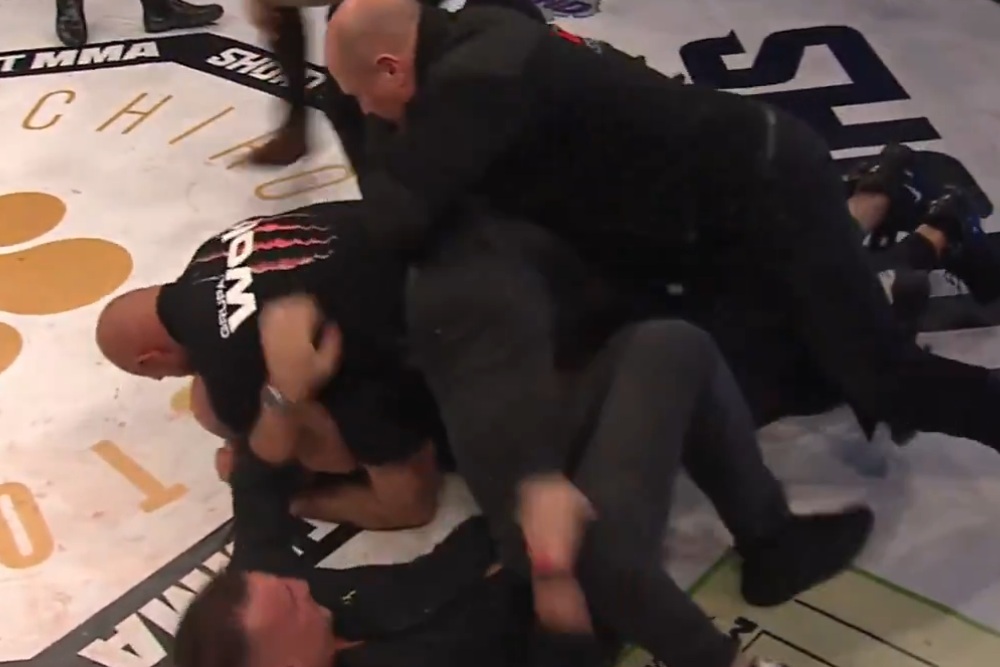 Walka dwóch na jednego na Prime MMA 15. Brutalne zasady [WIDEO]