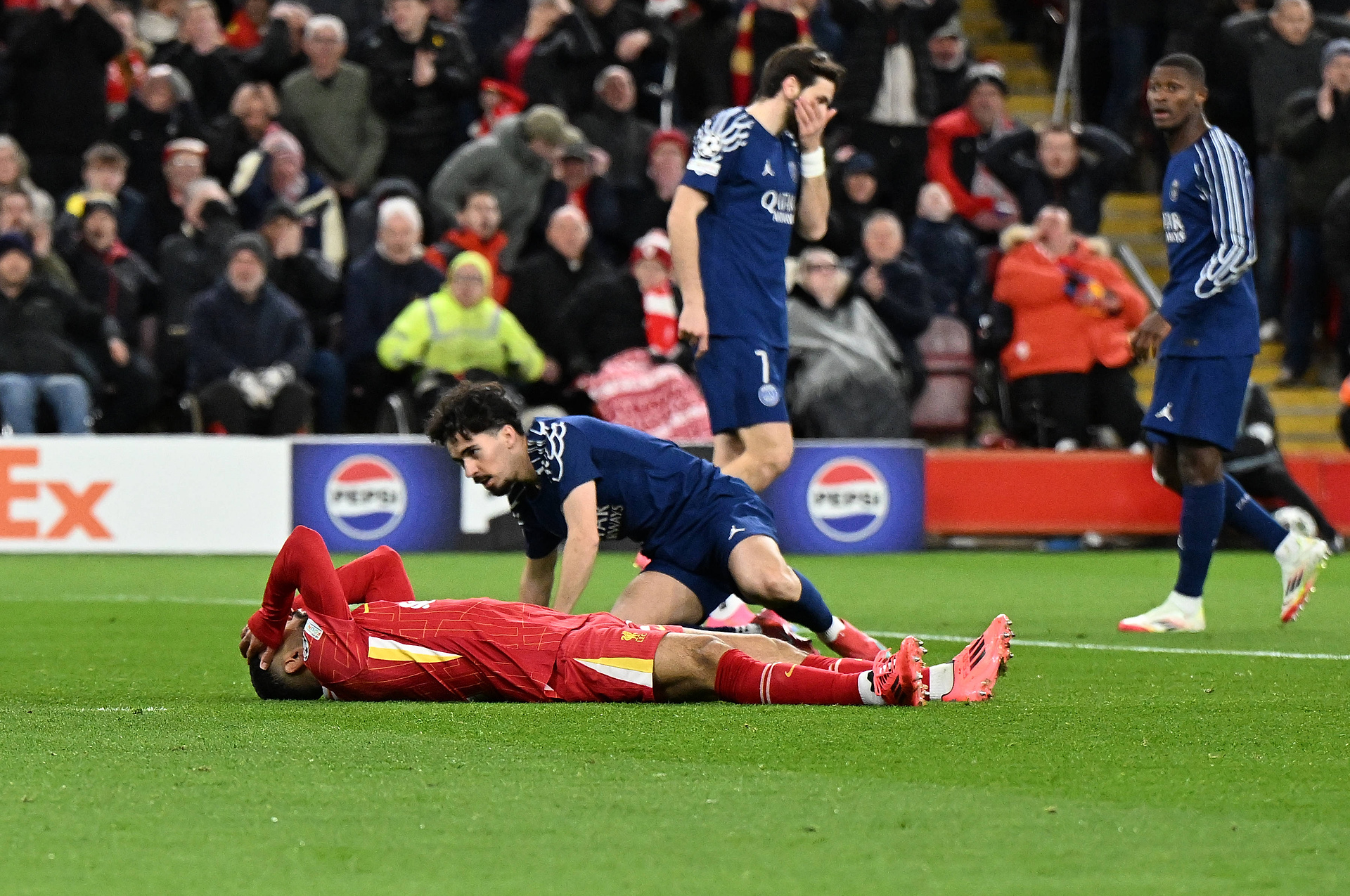Szokujący zjazd topowej gwiazdy. "Nogi odmawiają posłuszeństwa"