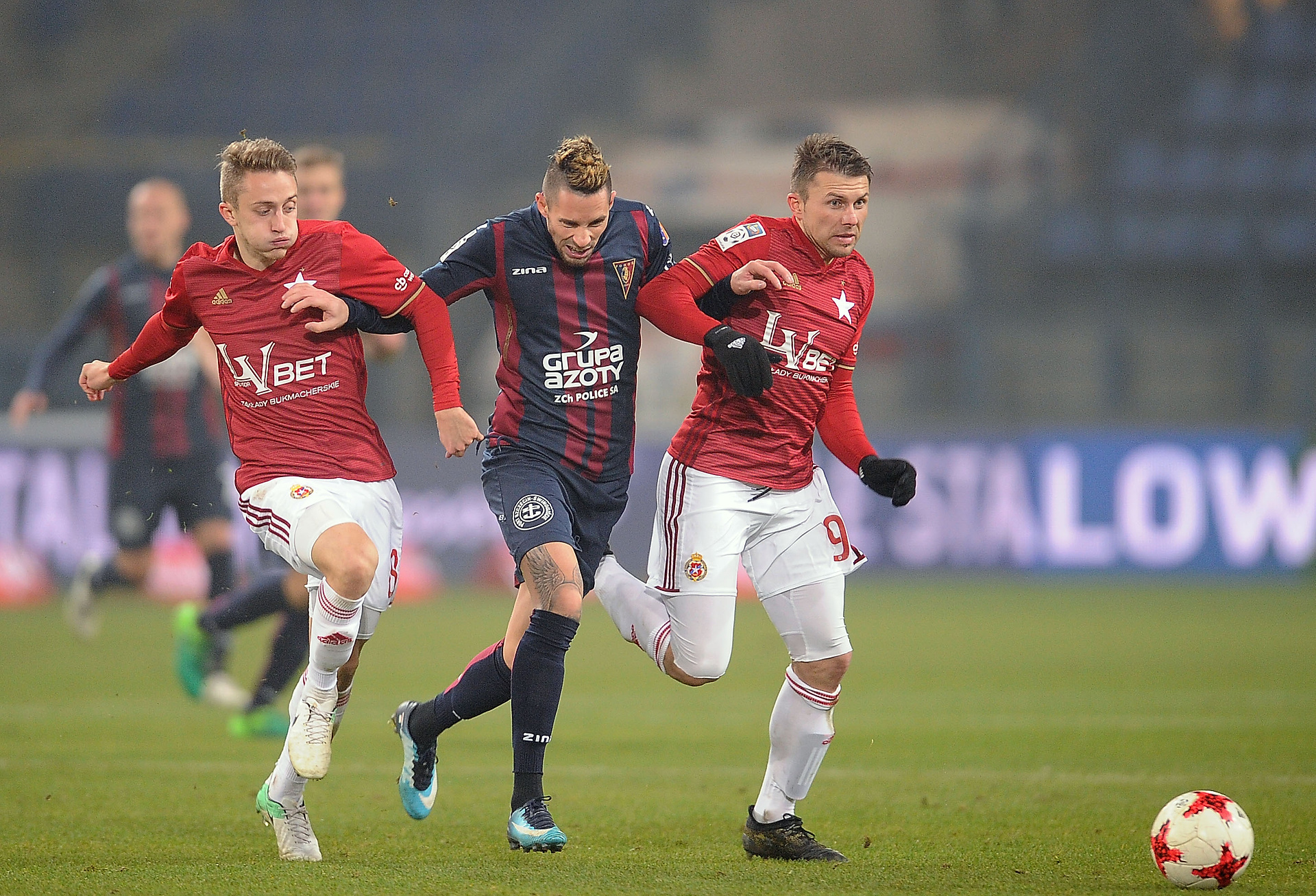 Chciały go Lech i Legia, nie wyszło. Słynny trener w końcu nie wytrzymał. "Uciekał z treningów"