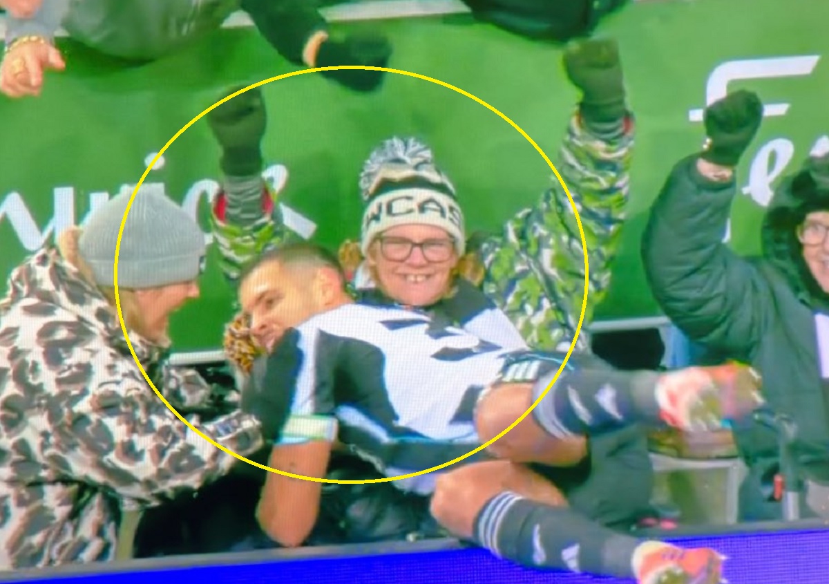 Wyjątkowa cieszynka gwiazdora Newcastle. Wiadomo, do kogo podbiegł [ZDJĘCIE]