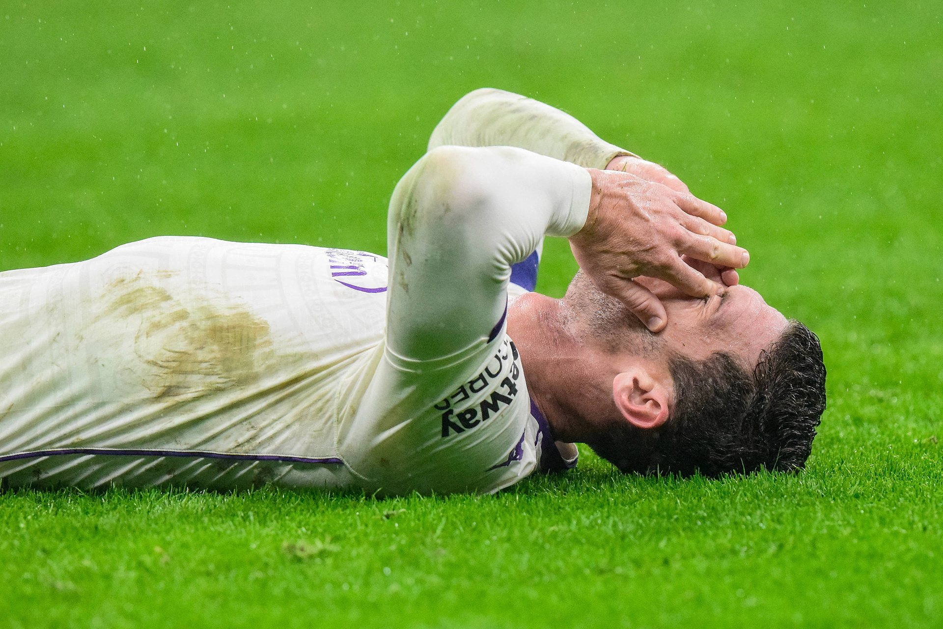 Klub pełen gwiazd na dnie! Sześć punktów w 13 meczach. A latem szaleli z transferami