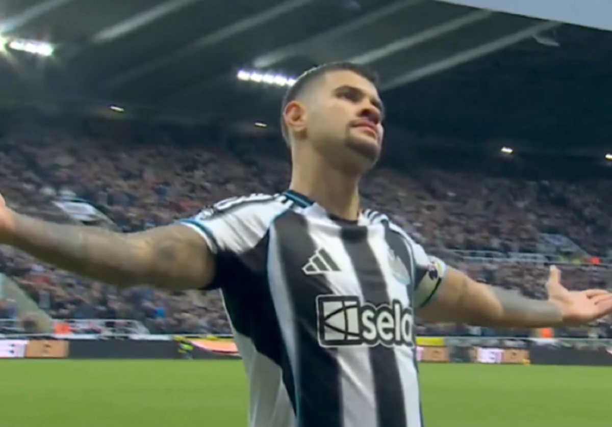 Kosmiczna bramka w Premier League. Bezpośrednio z rzutu rożnego [WIDEO]