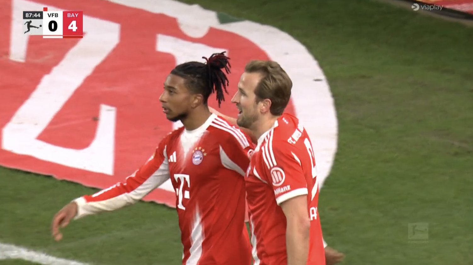 Demolka Bayernu w hicie Bundesligi! Hat-trick Kane'a, Laimer trafił piętą [WIDEO]