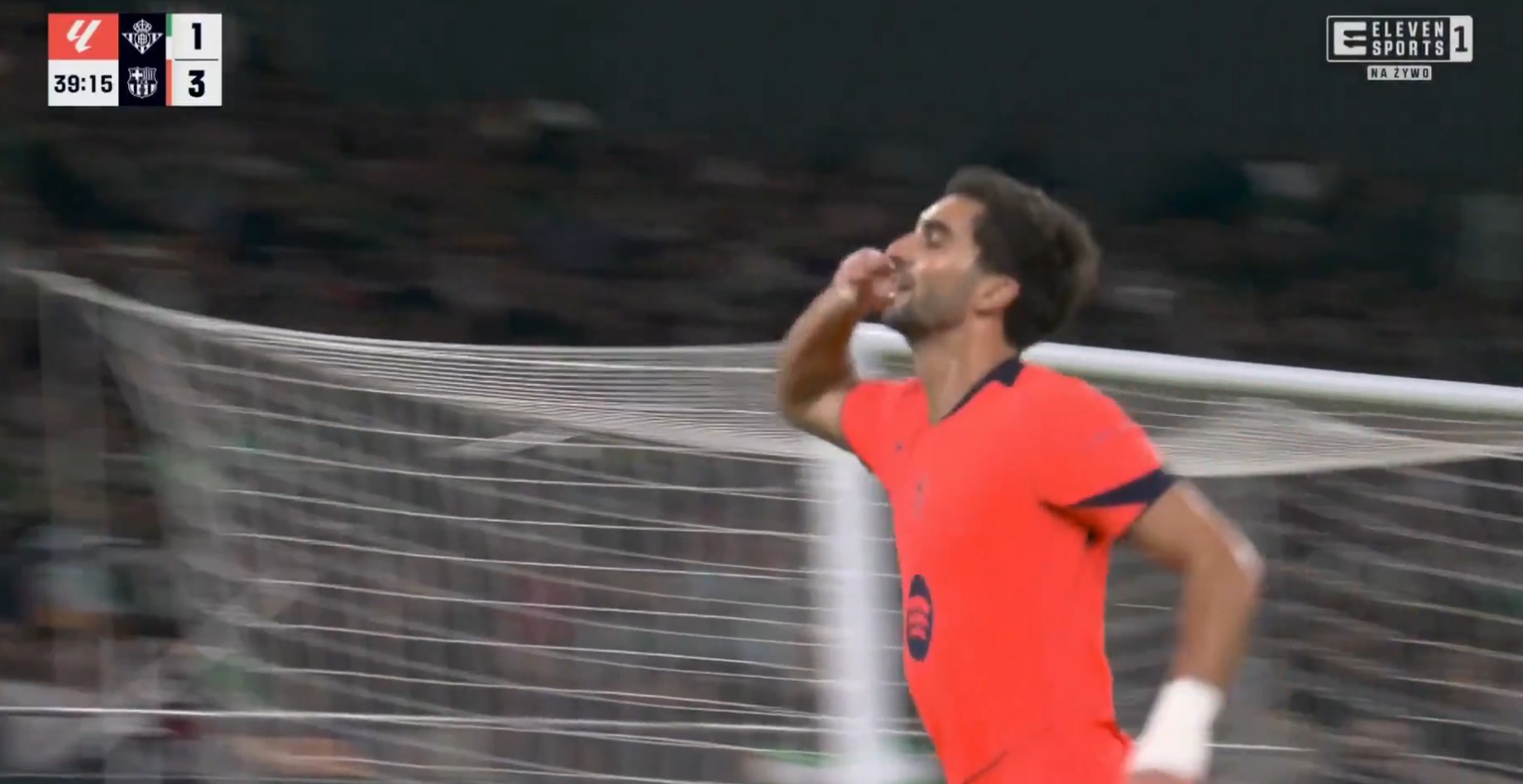 Rywal Lewandowskiego szaleje! Hat-trick w pierwszej połowie [WIDEO]