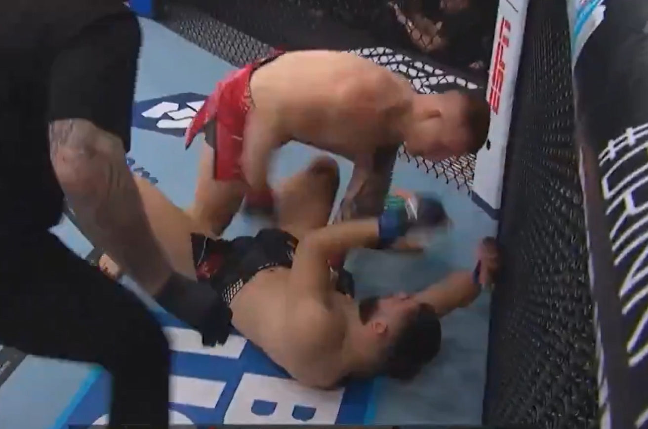 Co za debiut Polaka w UFC! Dał show w 89 sekund, rywal rozbity