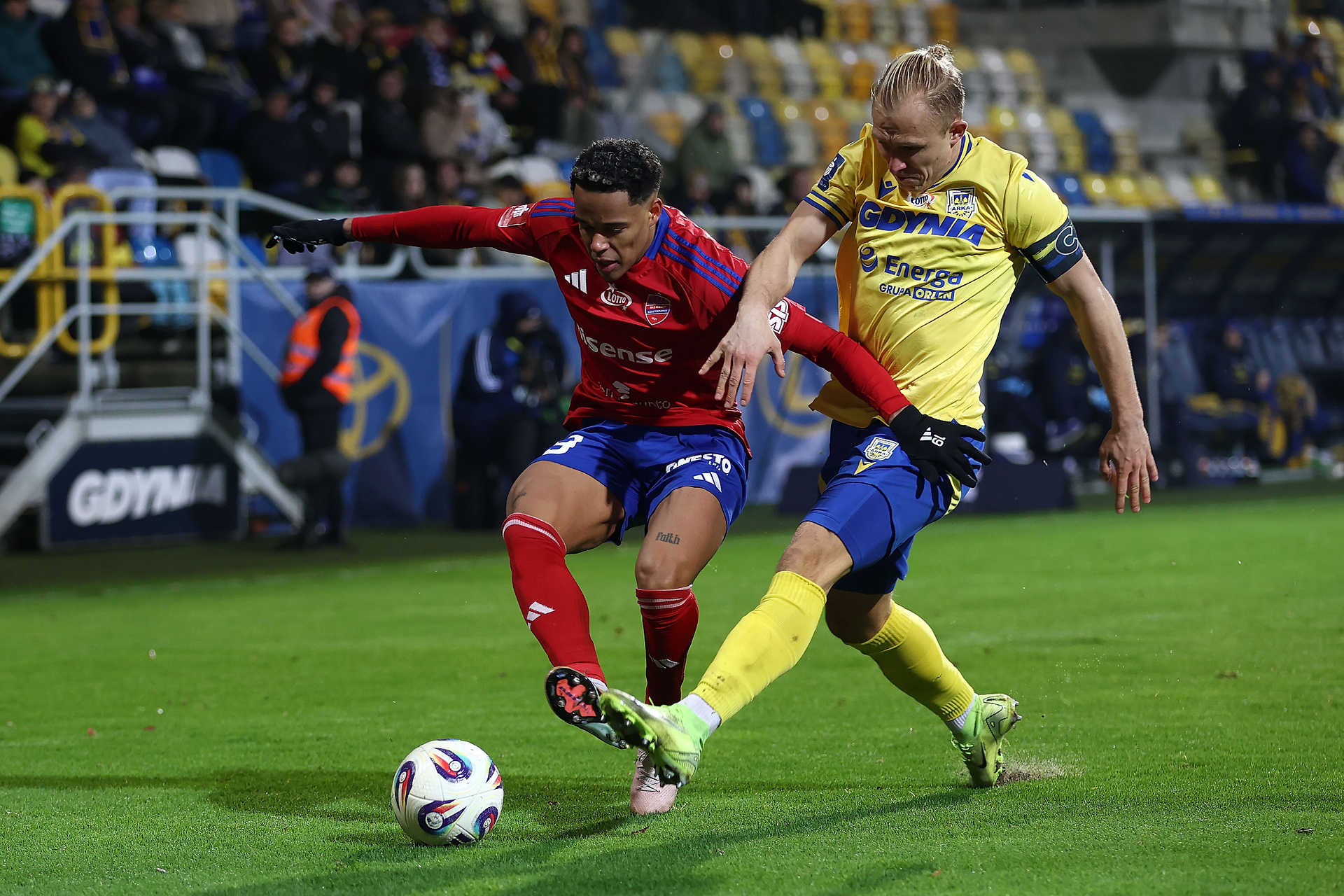 Z hukiem spadną z Ekstraklasy? Trener może odejść. "Wyciska maksa z potencjału tego zespołu"