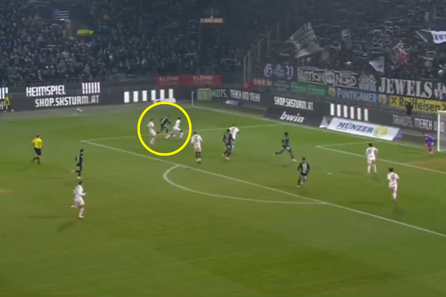 Kontuzja reprezentanta Polski. Chwilę wcześniej cudowna asysta [WIDEO]