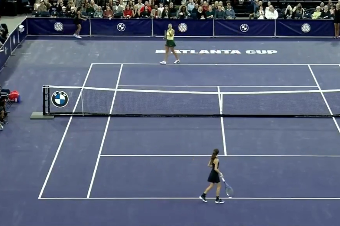 Sabalenka aż przecierała oczy. Zmiana rywalki... podczas meczu [WIDEO]