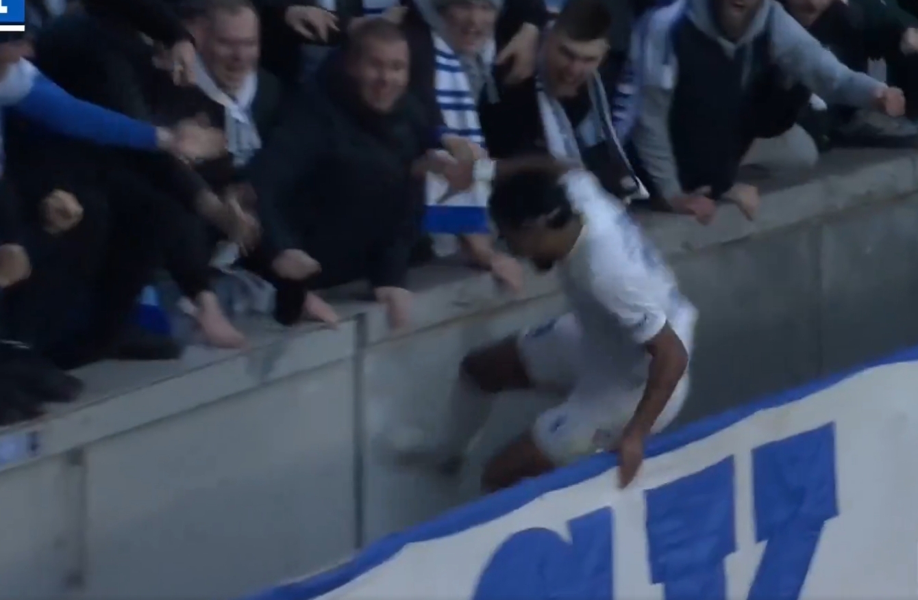 Wpadł do rowu po bramce. Chwile grozy w meczu Polaków [WIDEO]