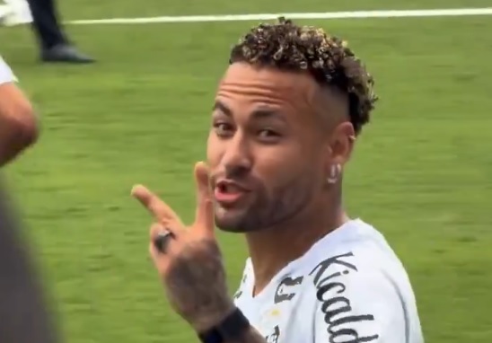 Neymar wypalił do kibica. Wyśmiał swój stan zdrowia [WIDEO]