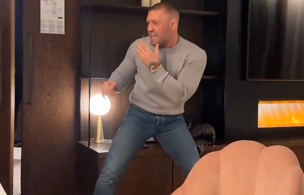 McGregor pokazał dla Tysona, jak się boksuje. Był w szoku [WIDEO]