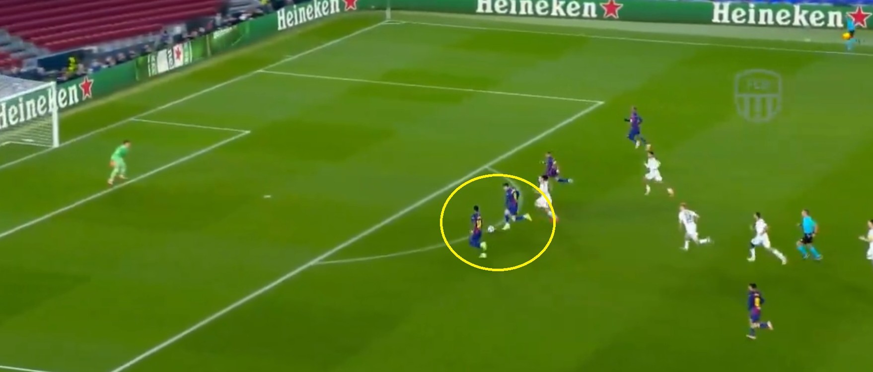 Nie do wiary, co zrobili piłkarze Barcelony! Szli we czterech na bramkę rywali [WIDEO]