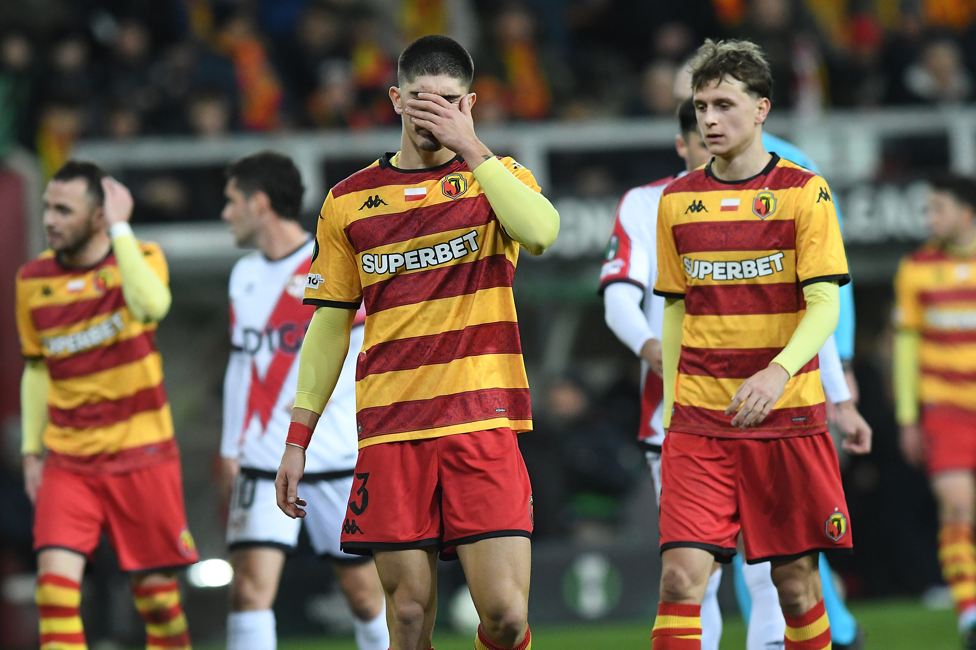 Błąd Abramowicza pogrążył Jagiellonię! Pierwsza porażka w Lidze Konferencji