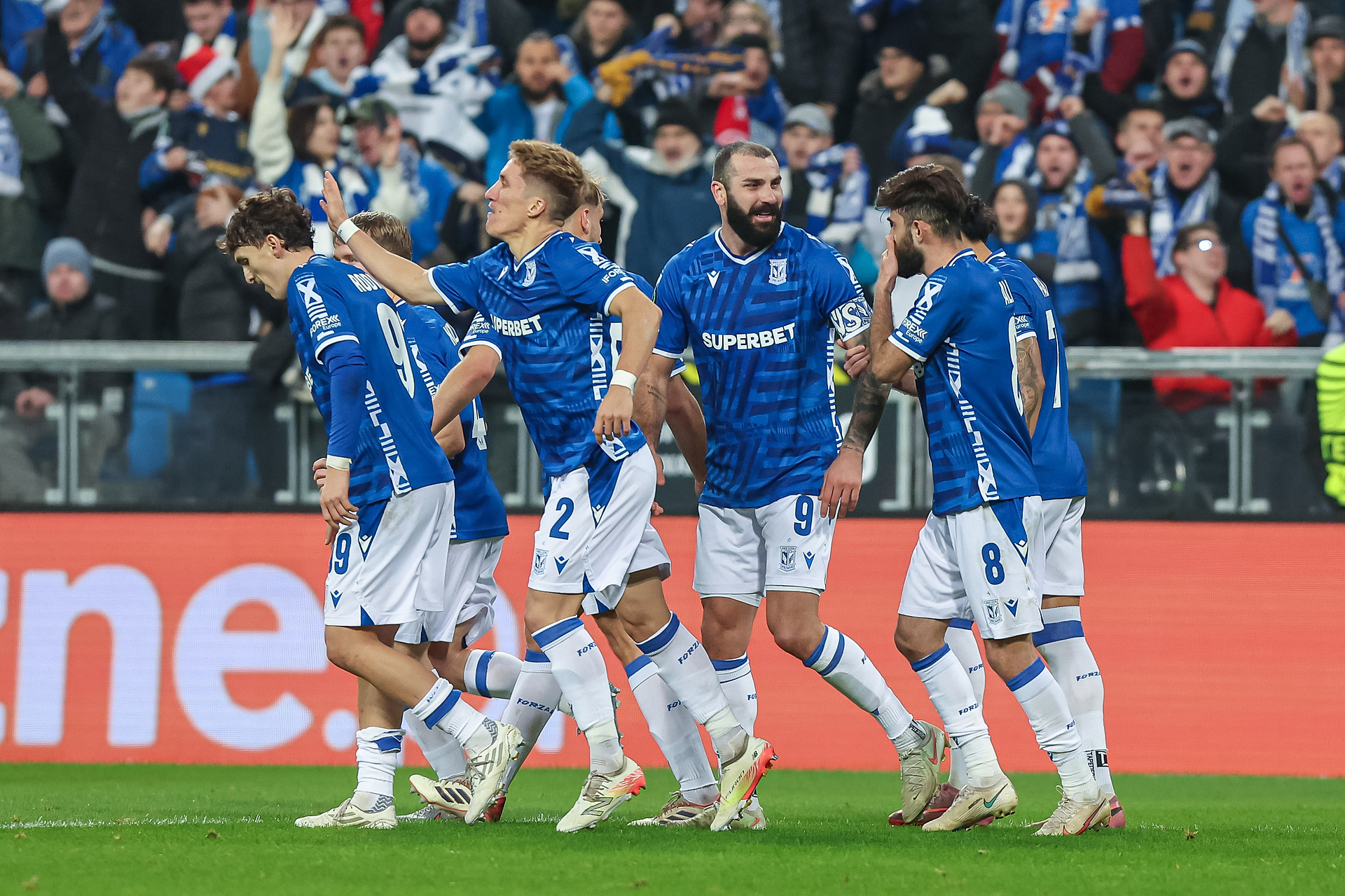 Ishak zabawił się z bramkarzem Mainz! Przez VAR wszystko trwało wieczność [WIDEO]