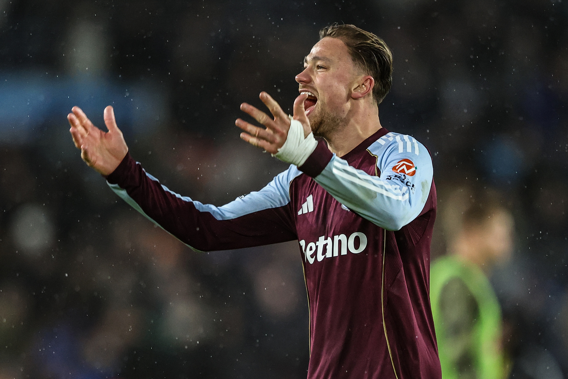 Cash zaczął źle, Emery był bezlitosny. I trafił w dziesiątkę