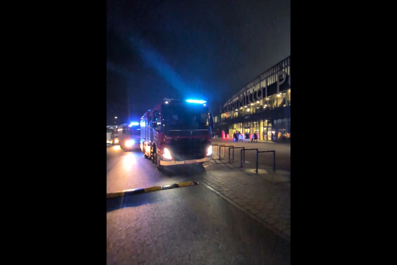 Alarm przed meczem Rakowa. Nagle zaroiło się od służb [WIDEO]