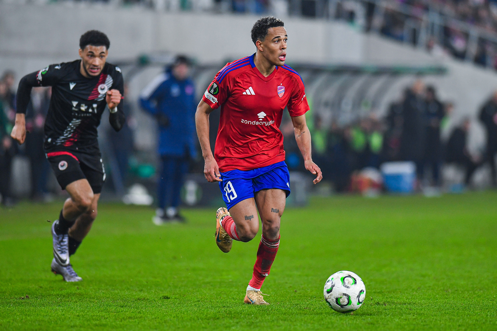 Oto sytuacja polskich drużyn w LK. Wiadomo, czego potrzebują do awansu