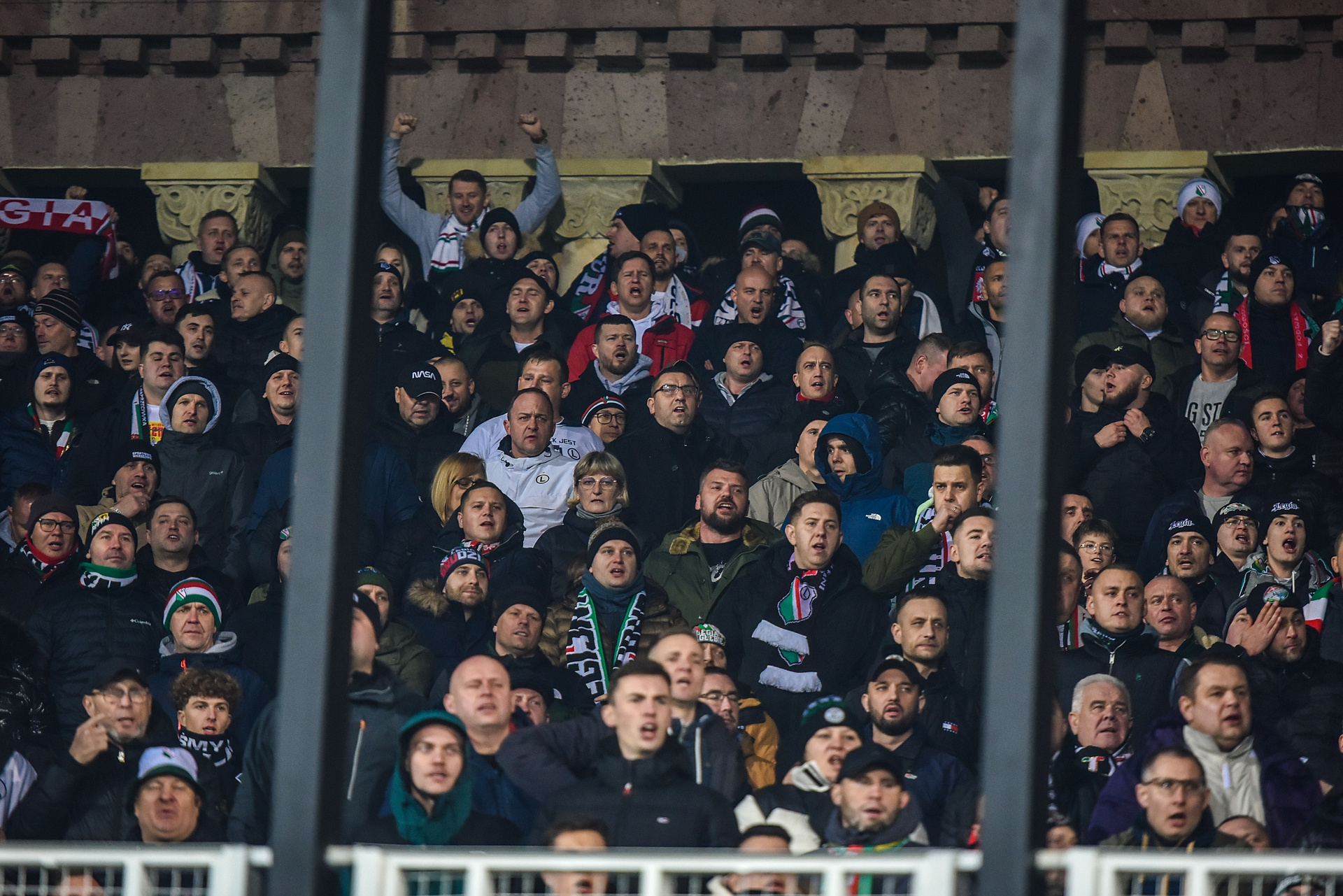 Media: Rosjanie polowali na kibiców Legii. Nowe informacje o zadymie z Armenii