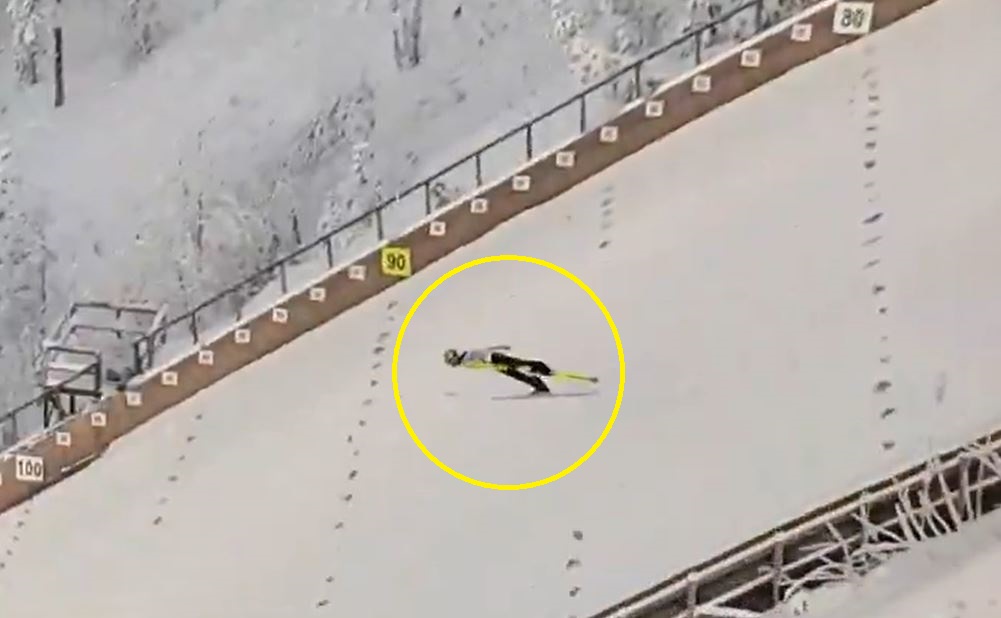 Tak skacze 53-letni Kasai. Tylko spójrzcie [WIDEO]