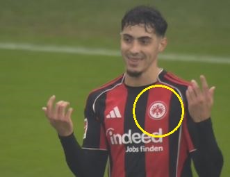 Kuriozum w Bundeslidze. Nie do wiary, w jakiej koszulce grał piłkarz