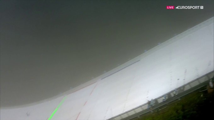 Realizator "zgubił" Kubackiego w trakcie skoku. "Gdzie on jest?"