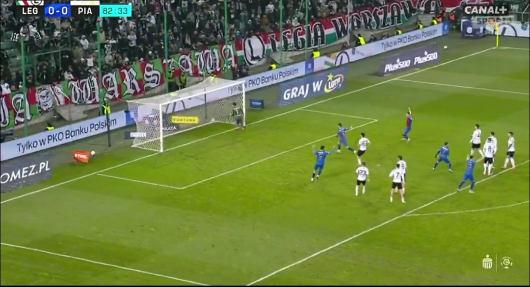 Szok w Warszawie! Cudowny gol z wolnego [WIDEO]