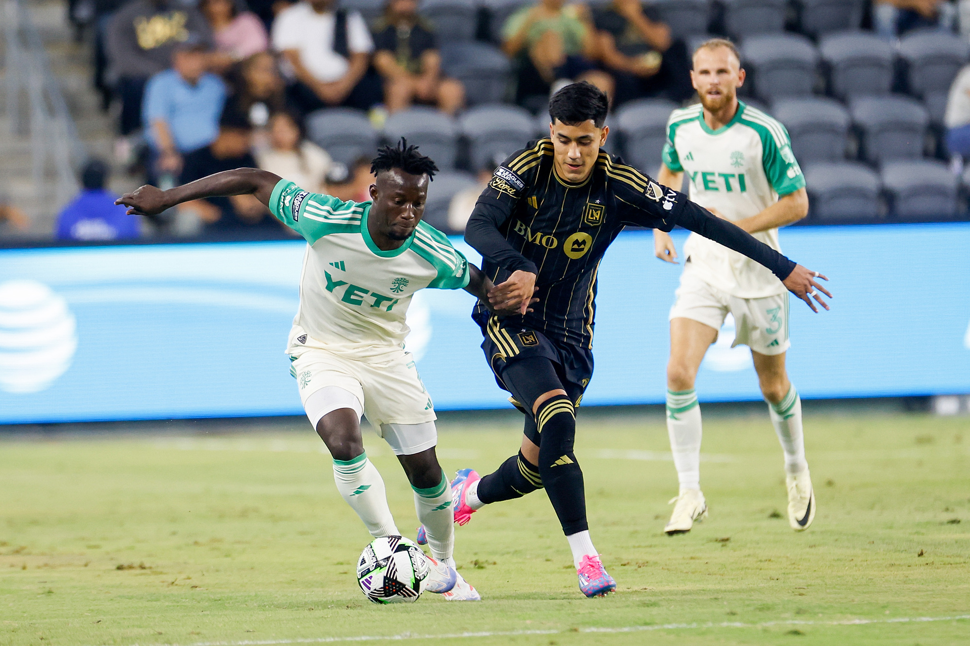 Widzew bije transferowy rekord Ekstraklasy! Wielka tajemnica i nowa gwiazda ligi w Łodzi