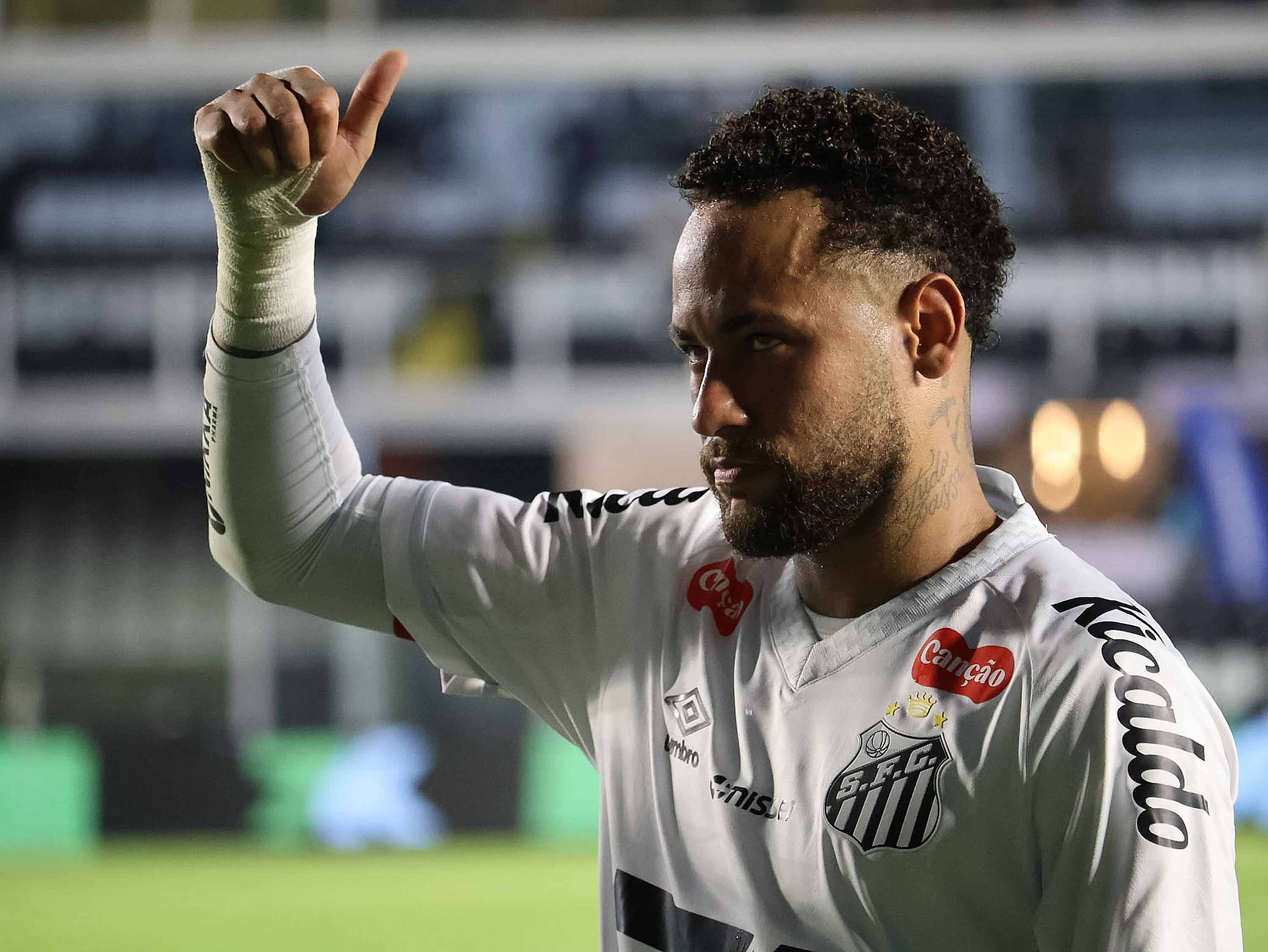 Gigant kusi Neymara. Ten transfer wstrząsnąłby Brazylią