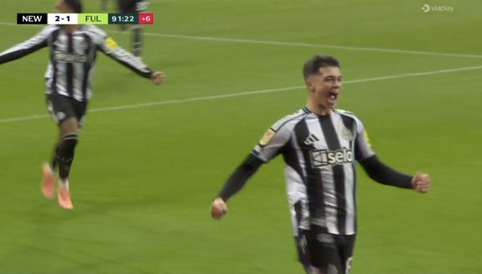 Euforia w 92. minucie. 19-latek wprowadził do półfinału