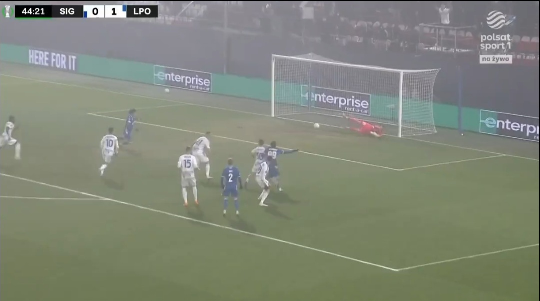 Dwa zmarnowane karne Lecha. Niebywały mecz Ishaka [AKTUALIZACJA]