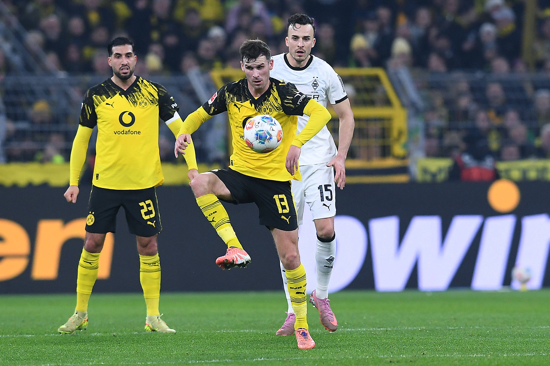 Dortmund goni Bayern. Dwa gole na koniec roku