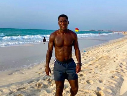 Tak wygląda były gwiazdor Milanu w wieku 49 lat. Sztos! [ZDJĘCIA]