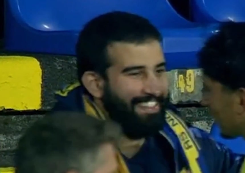 Tylko jeden kibic pojechał na wyjazd. Sceny w znanej lidze, piłkarze nie czekali [WIDEO]