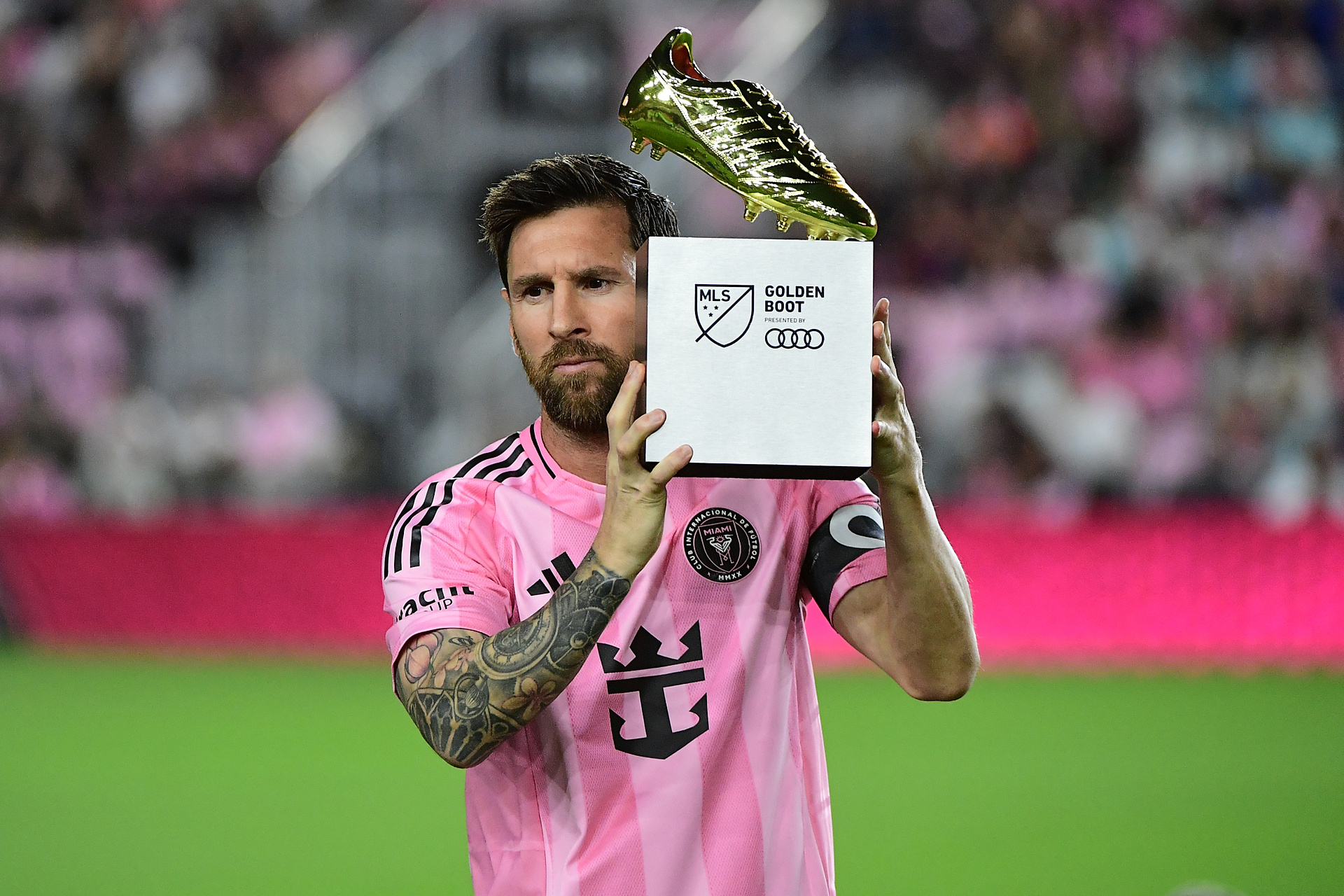 Drużyna zbudowana przez Polaka rzuciła wyzwanie Messiemu. "Światowy fenomen"