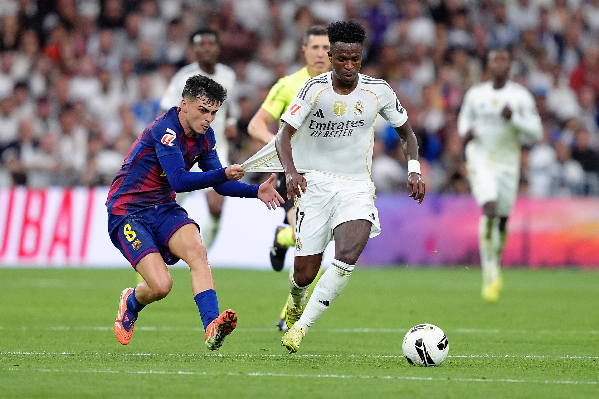 Oto najcenniejsze kluby piłkarskie świata. Real Madryt odjechał Barcelonie