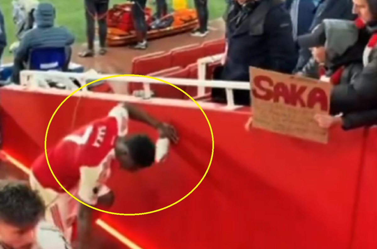 Padniecie, widząc zachowanie Saki. Oto, co dał kibicowi [WIDEO]